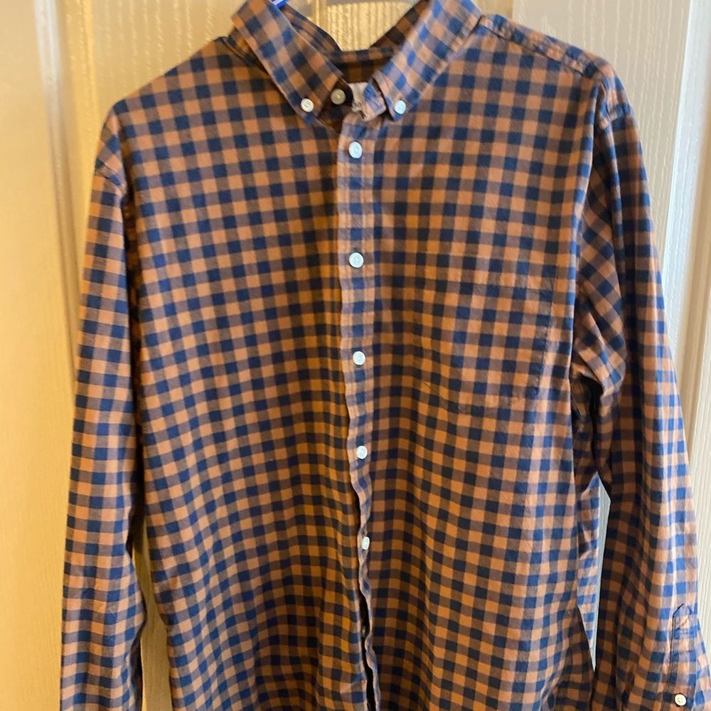 Goodfellow & Co Men’s Standard Fit Button Down